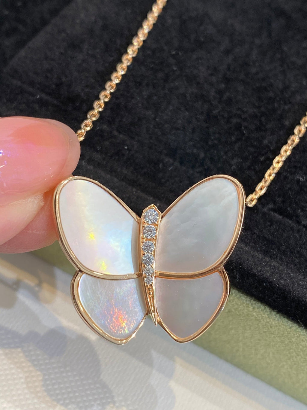 VCA BUTTERFLY GOLD MOP DIAMOND NECKLACE