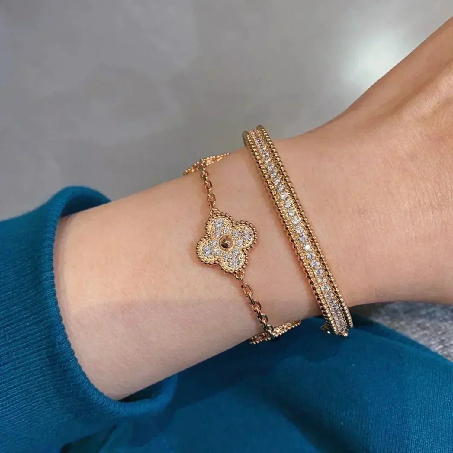 VCA CLOVER 5 MOTIF FULL DIAMOND BRACELET COLLECTION