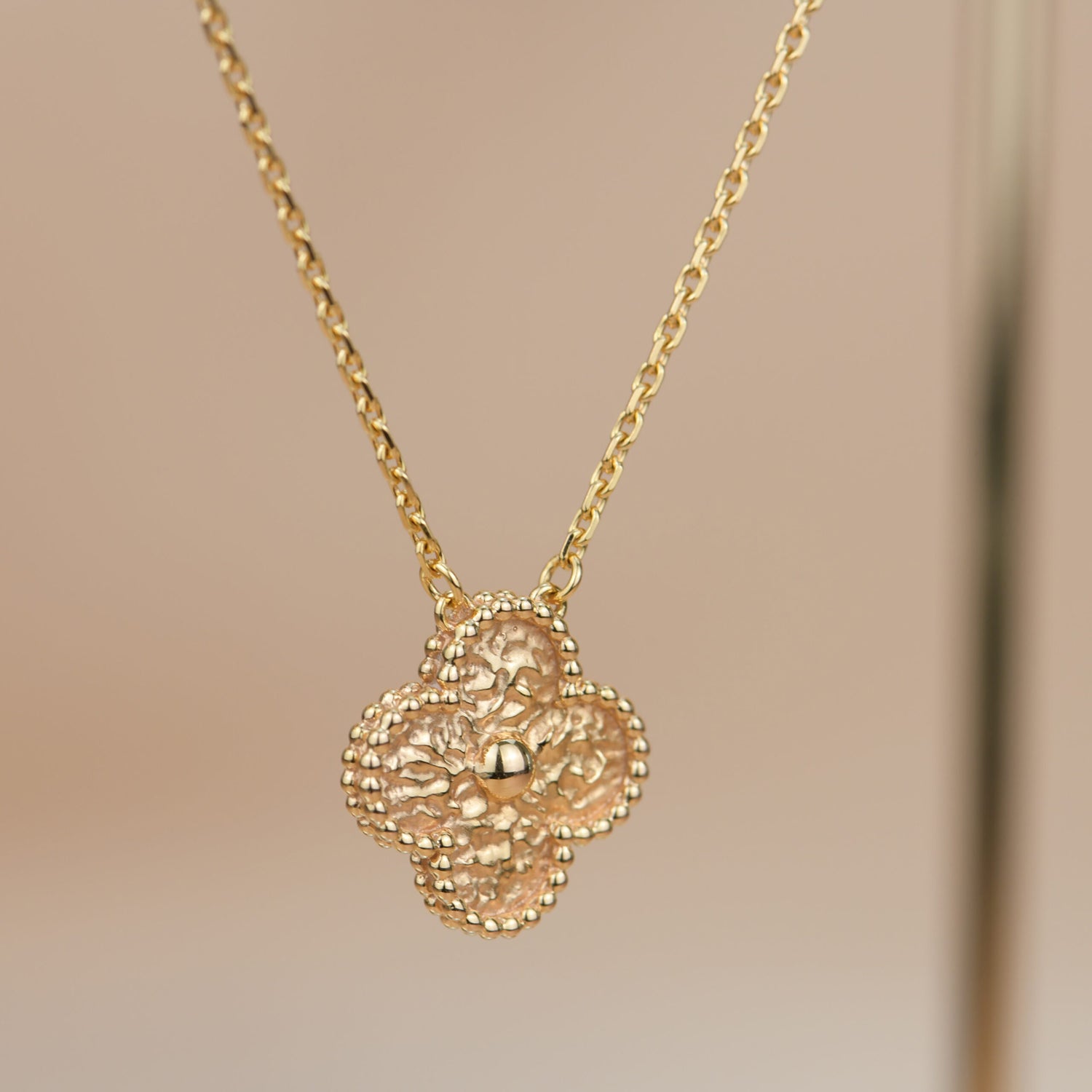 VCA CLOVER 15MM BRONZING NECKLACE