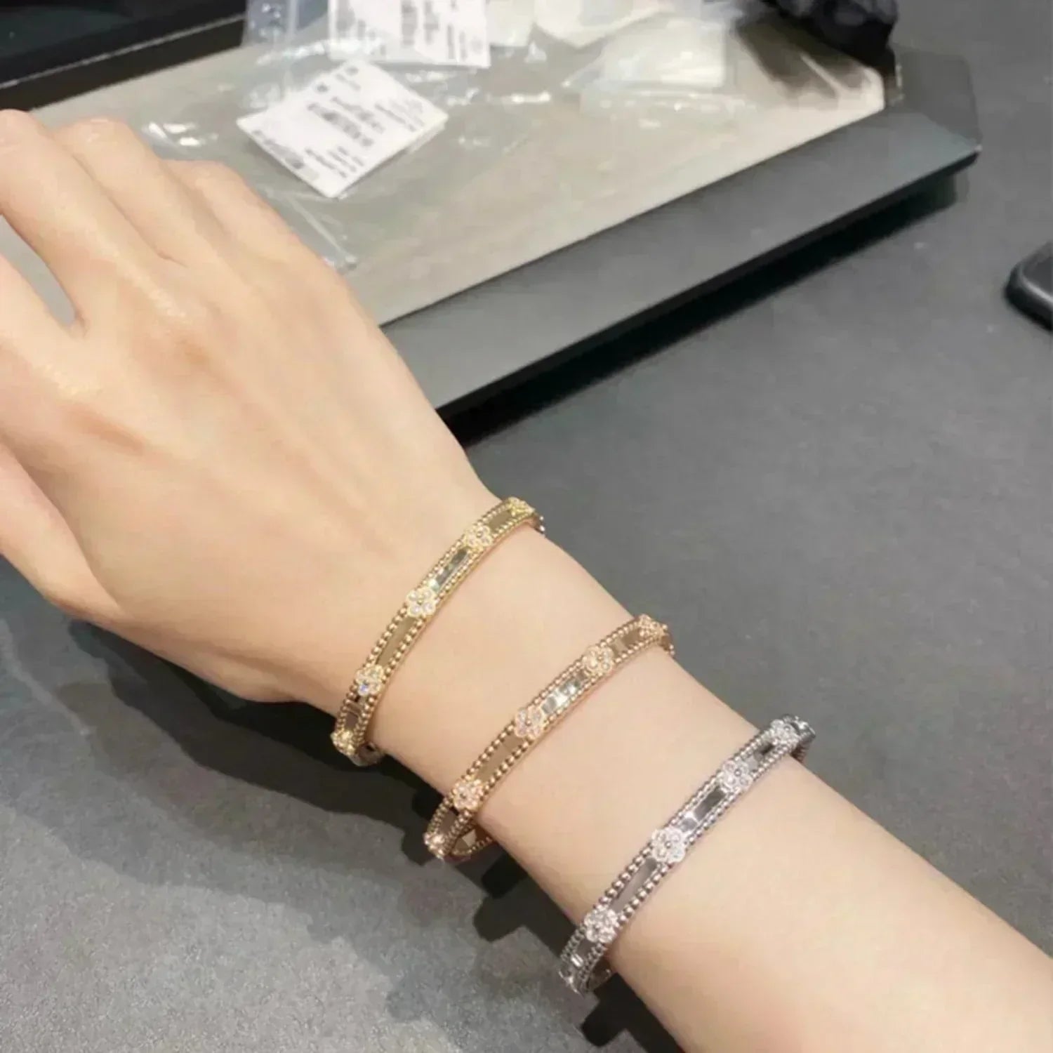 VCA CLOVER BRACELET 4MM DIAMONDS